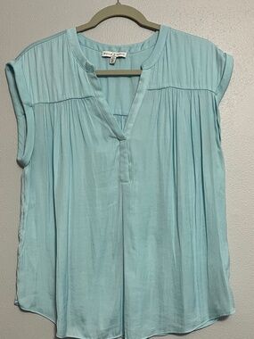 Maison d'Amelie blue blouse size large